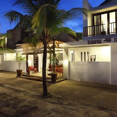 Seminyak Townhouse Aparthotel Exterior photo
