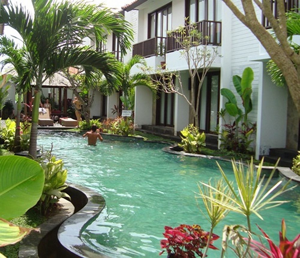 Seminyak Townhouse Aparthotel Exterior photo