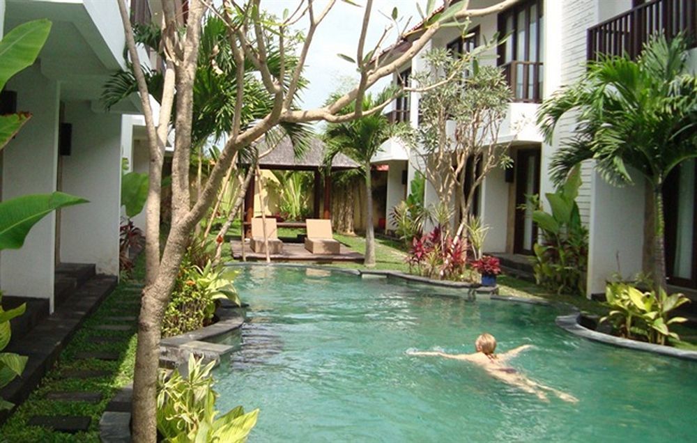Seminyak Townhouse Aparthotel Exterior photo
