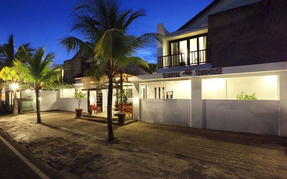 Seminyak Townhouse Aparthotel Exterior photo
