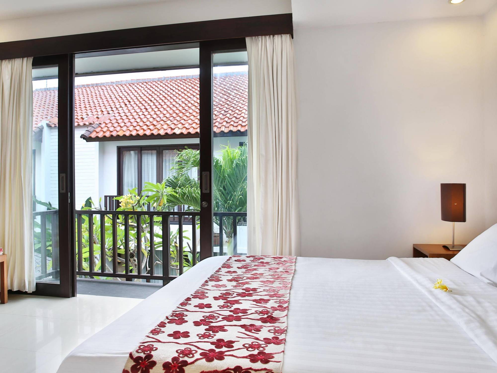 Seminyak Townhouse Aparthotel Exterior photo