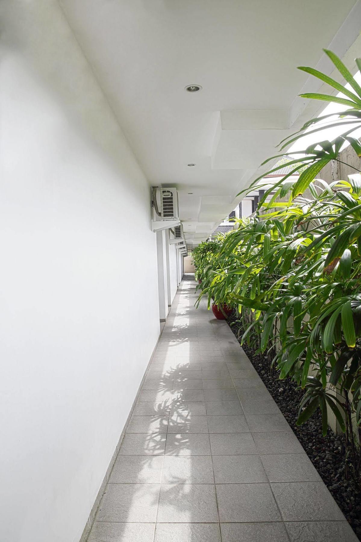 Seminyak Townhouse Aparthotel Exterior photo